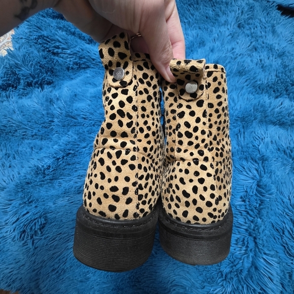 Pierre Dumas Womens Amora Tan and Black Boots Size 9 - Picture 9 of 9